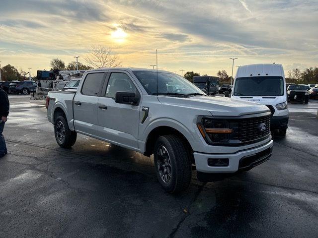 new 2024 Ford F-150 car, priced at $43,927