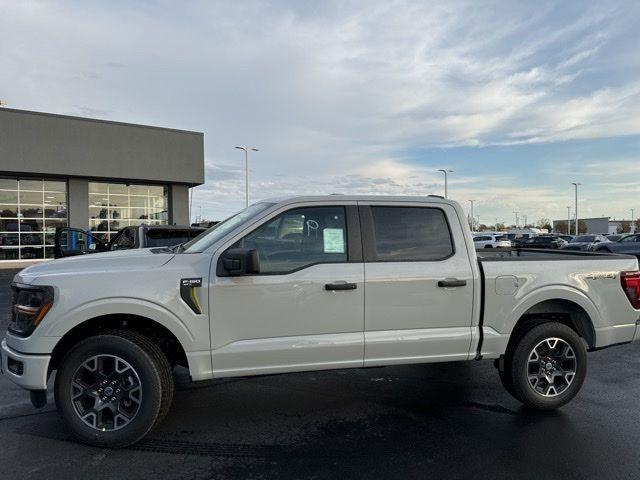 new 2024 Ford F-150 car, priced at $43,927