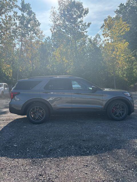 new 2025 Ford Explorer car, priced at $58,860