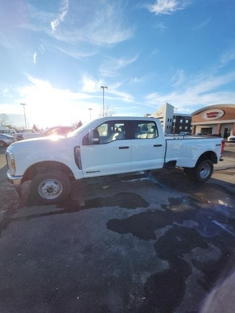 new 2025 Ford F-350 car, priced at $68,555