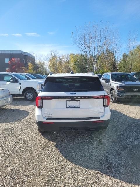 new 2025 Ford Explorer car, priced at $40,305