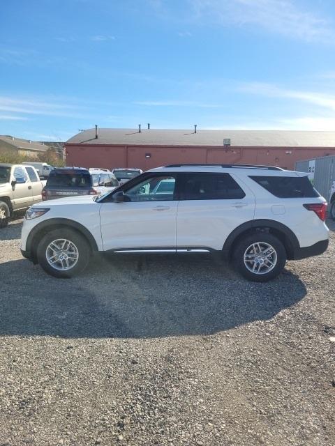 new 2025 Ford Explorer car, priced at $40,305