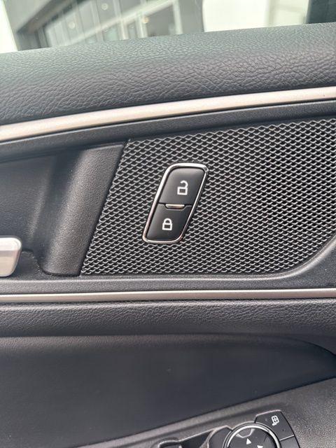 used 2022 Ford Edge car, priced at $25,898