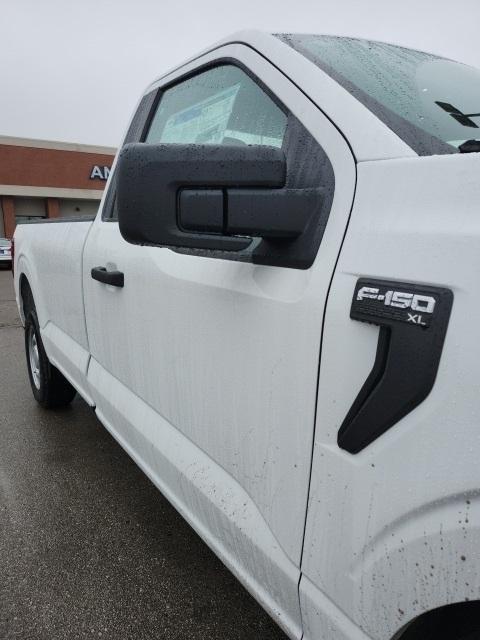 new 2025 Ford F-150 car, priced at $32,500