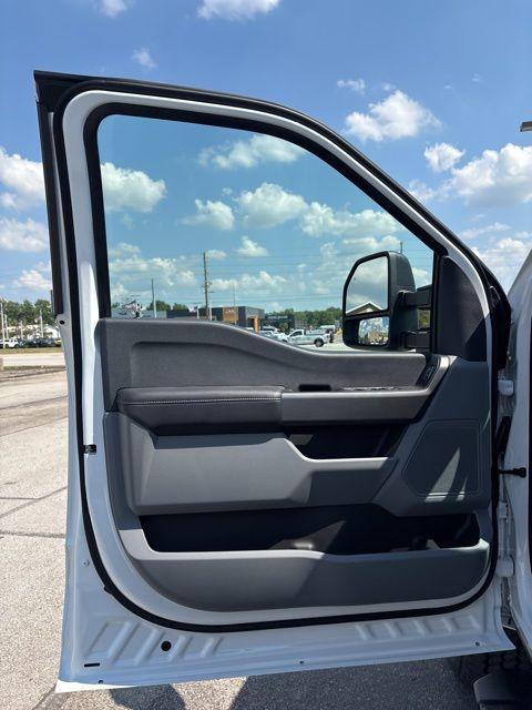 new 2025 Ford F-350 car, priced at $63,664