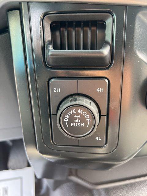 new 2025 Ford F-150 car, priced at $43,633
