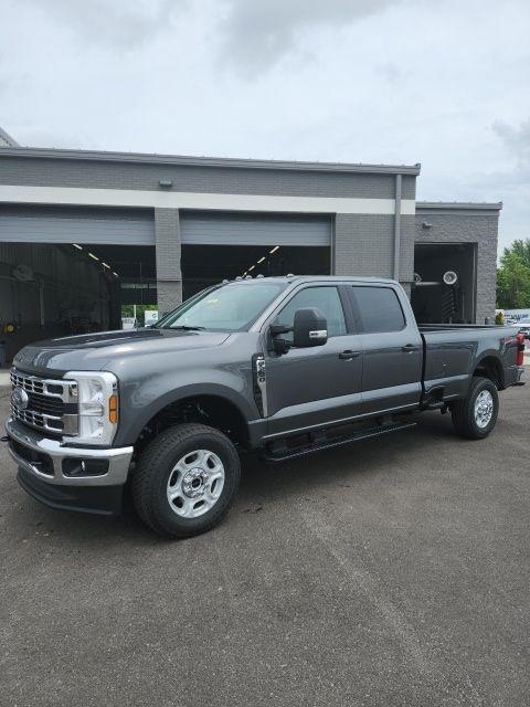 new 2025 Ford F-250 car, priced at $61,300