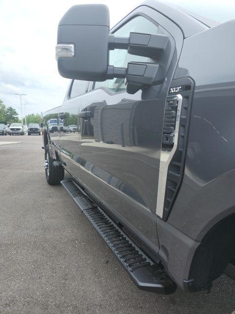 new 2025 Ford F-250 car, priced at $61,300