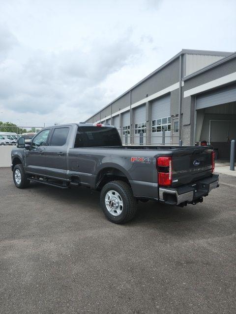 new 2025 Ford F-250 car, priced at $61,300