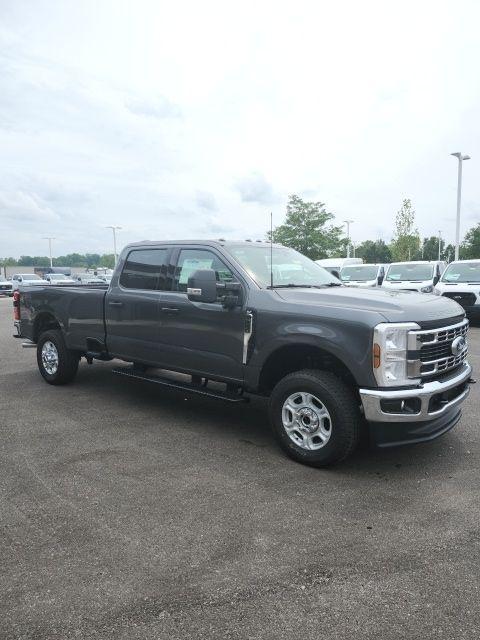new 2025 Ford F-250 car, priced at $61,300