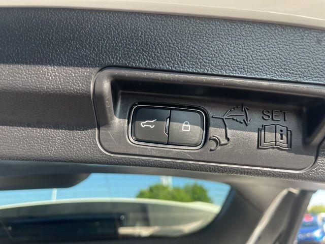 used 2022 Ford Explorer car, priced at $33,995