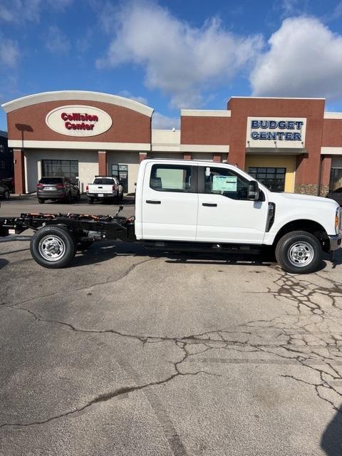 new 2025 Ford F-250 car, priced at $53,095