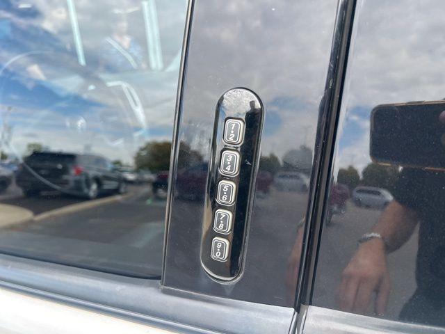 used 2004 Mercury Mountaineer car, priced at $4,995
