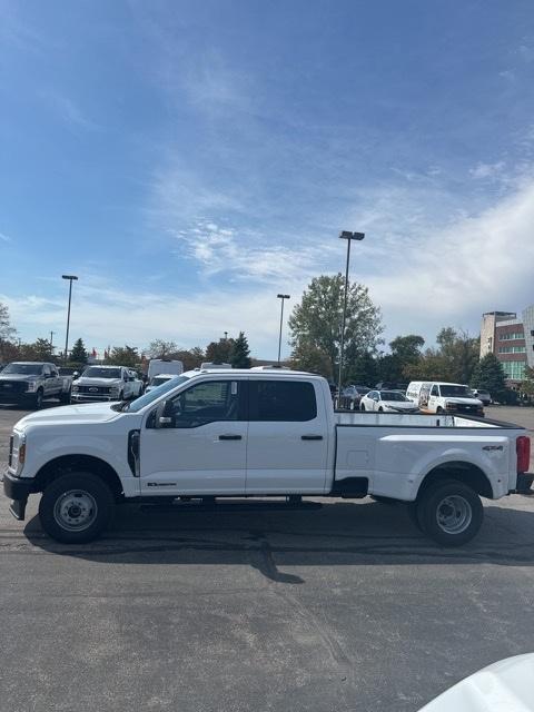 new 2024 Ford F-350 car, priced at $62,300