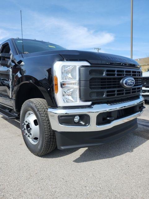 new 2025 Ford F-350 car, priced at $68,020