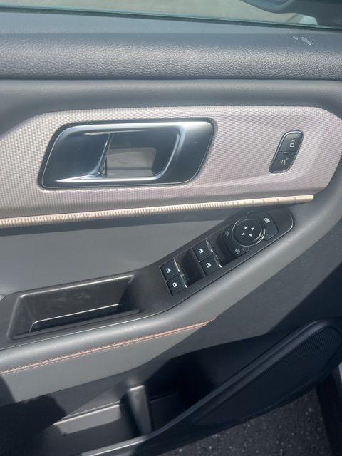 new 2025 Ford Explorer car, priced at $46,400