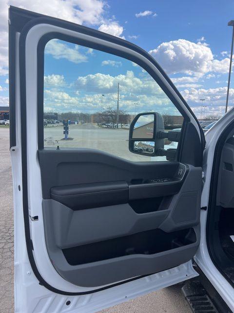 new 2025 Ford F-350 car, priced at $57,665