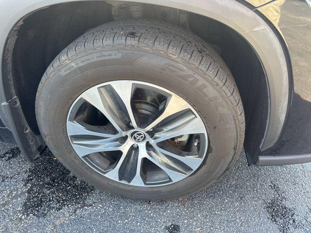 used 2021 Toyota Highlander car, priced at $26,173