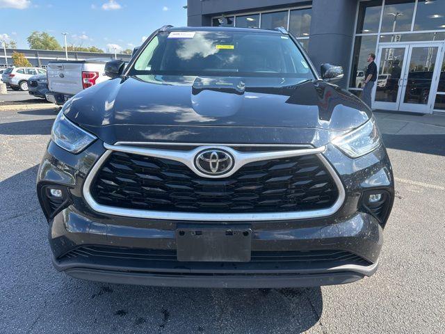 used 2021 Toyota Highlander car, priced at $26,173
