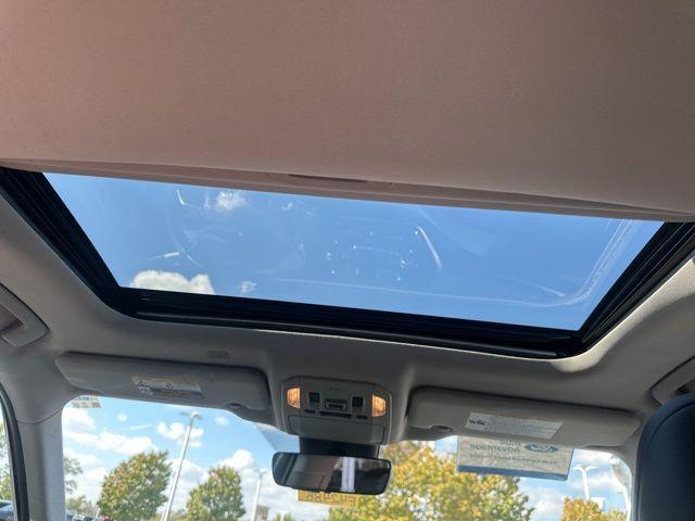 used 2021 Toyota Highlander car, priced at $26,173