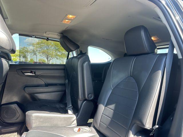 used 2021 Toyota Highlander car, priced at $26,173