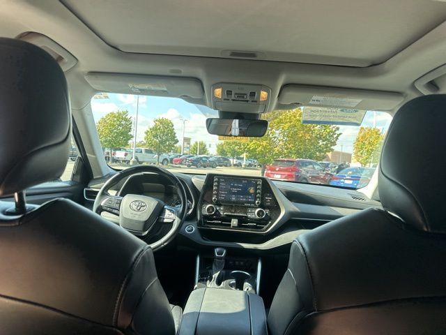 used 2021 Toyota Highlander car, priced at $26,173