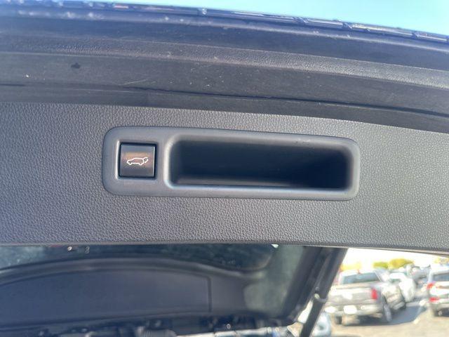 used 2021 Toyota Highlander car, priced at $26,173