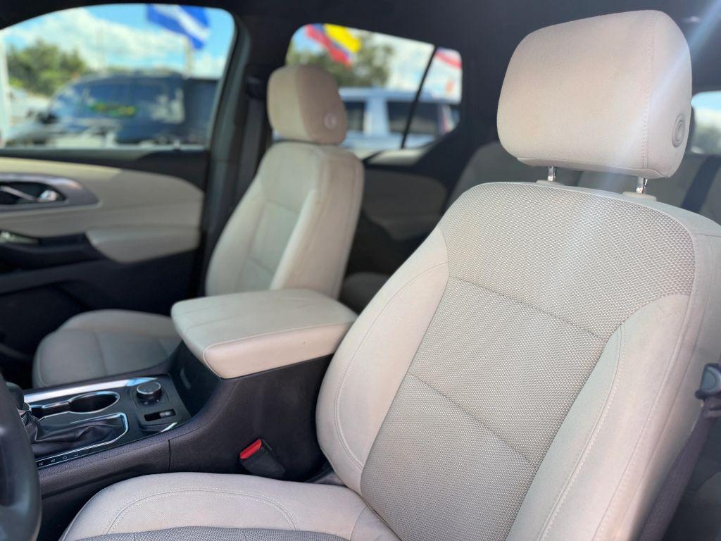 used 2023 Chevrolet Traverse car, priced at $14,499
