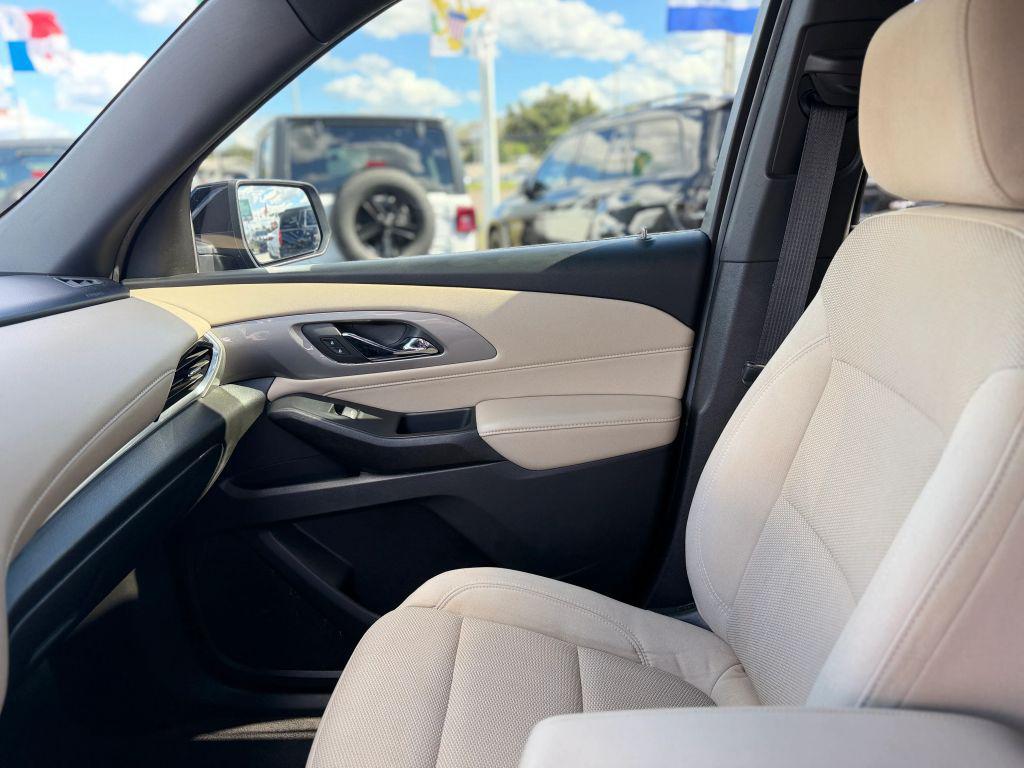 used 2023 Chevrolet Traverse car, priced at $14,499