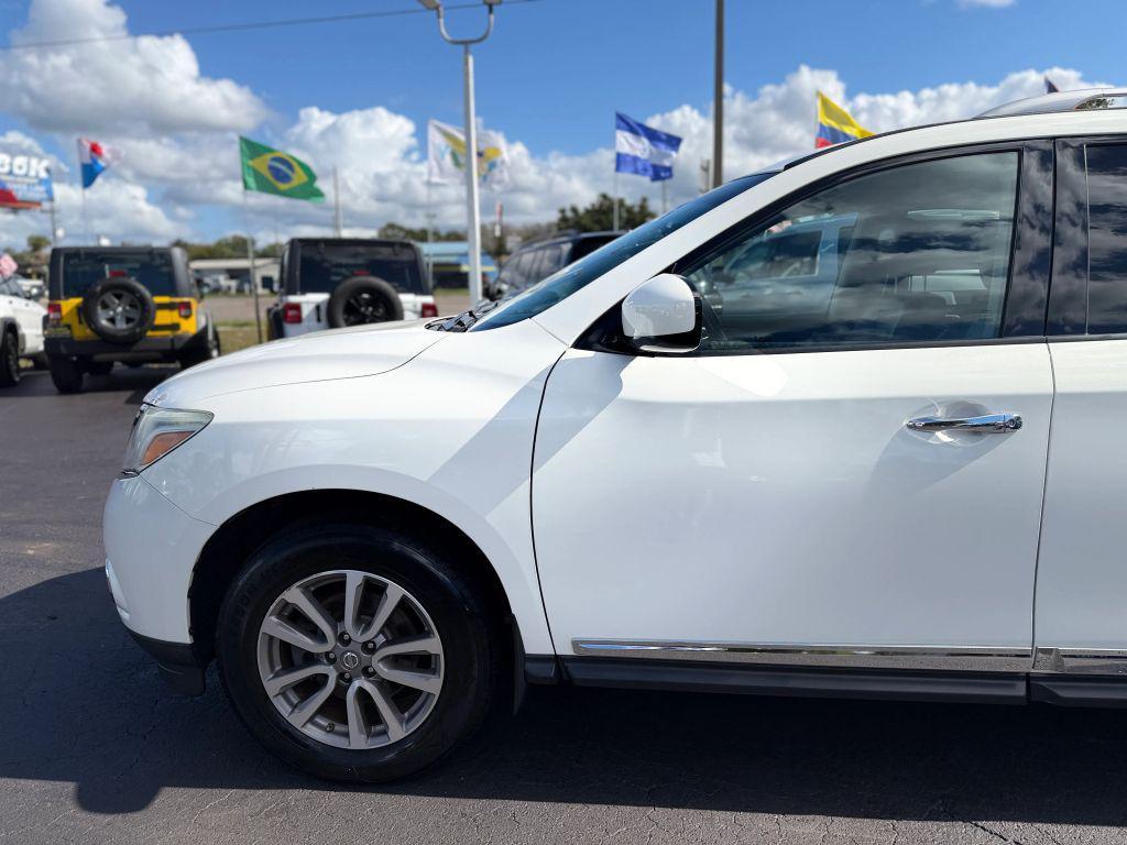 used 2014 Nissan Pathfinder car, priced at $5,999