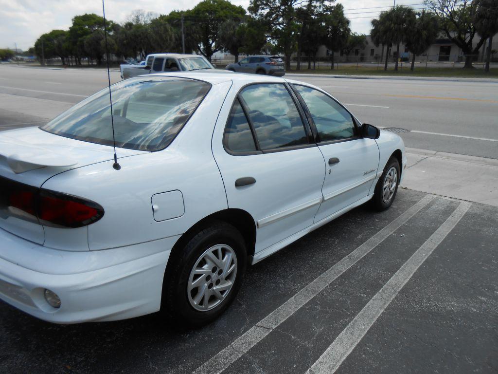 used 2002 Pontiac Sunfire car, priced at $4,388