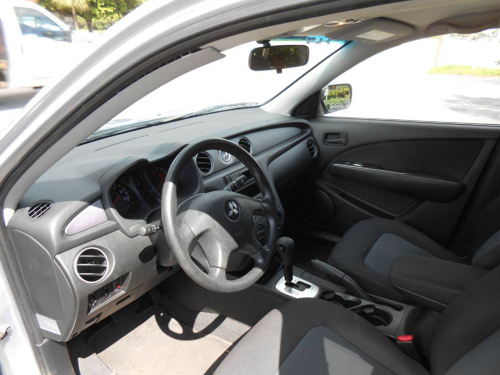used 2006 Mitsubishi Outlander car, priced at $5,476