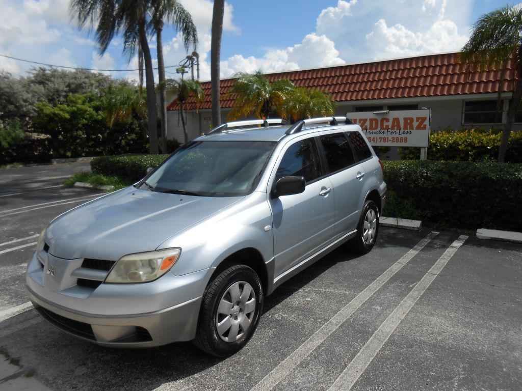 used 2006 Mitsubishi Outlander car, priced at $5,476