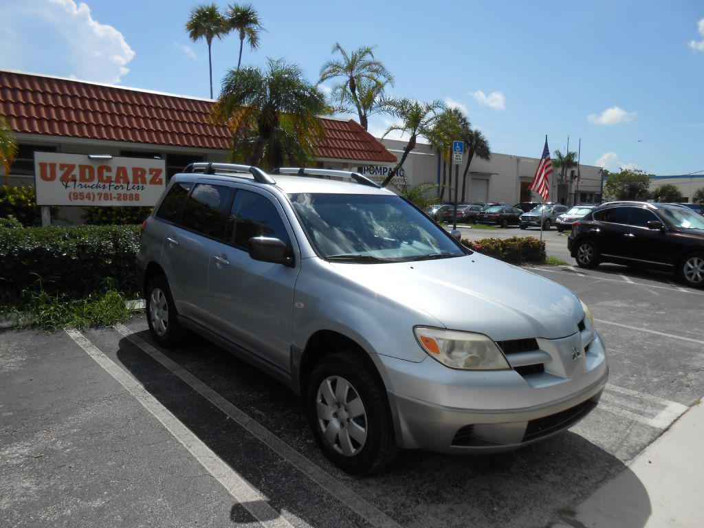 used 2006 Mitsubishi Outlander car, priced at $5,476