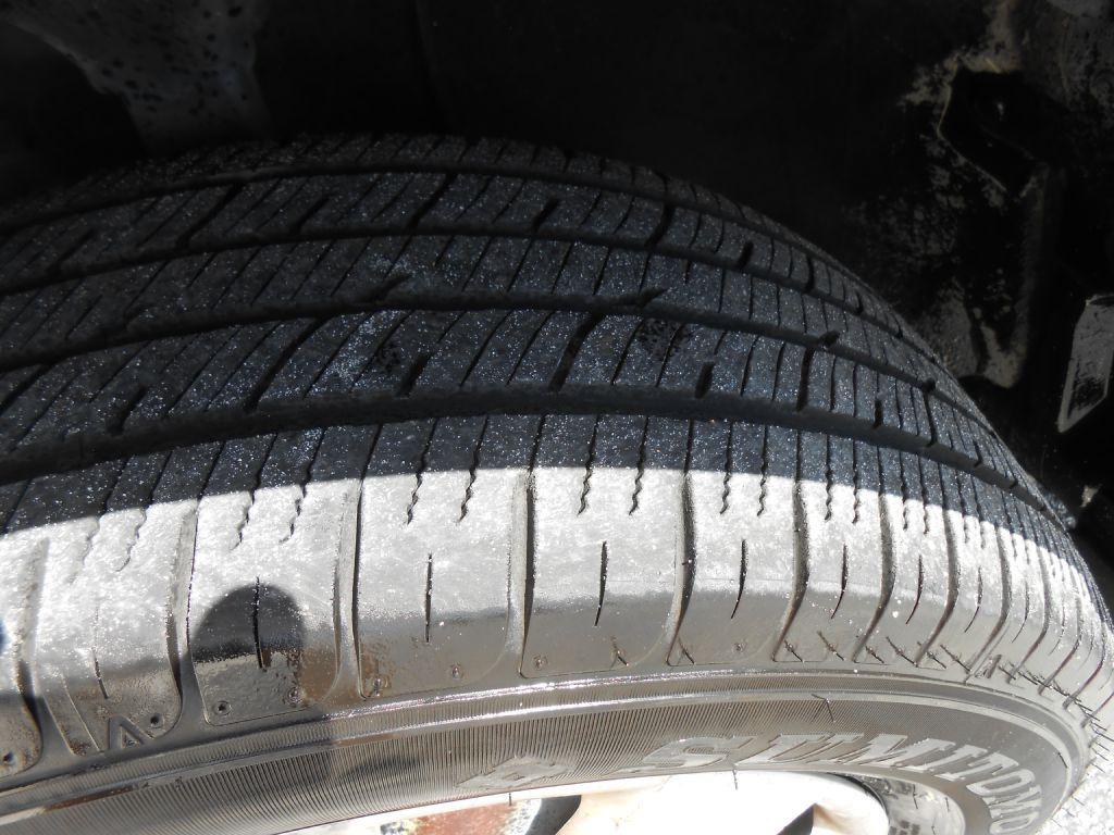 used 2006 Mitsubishi Outlander car, priced at $5,476