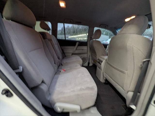 used 2013 Toyota Highlander car, priced at $9,500