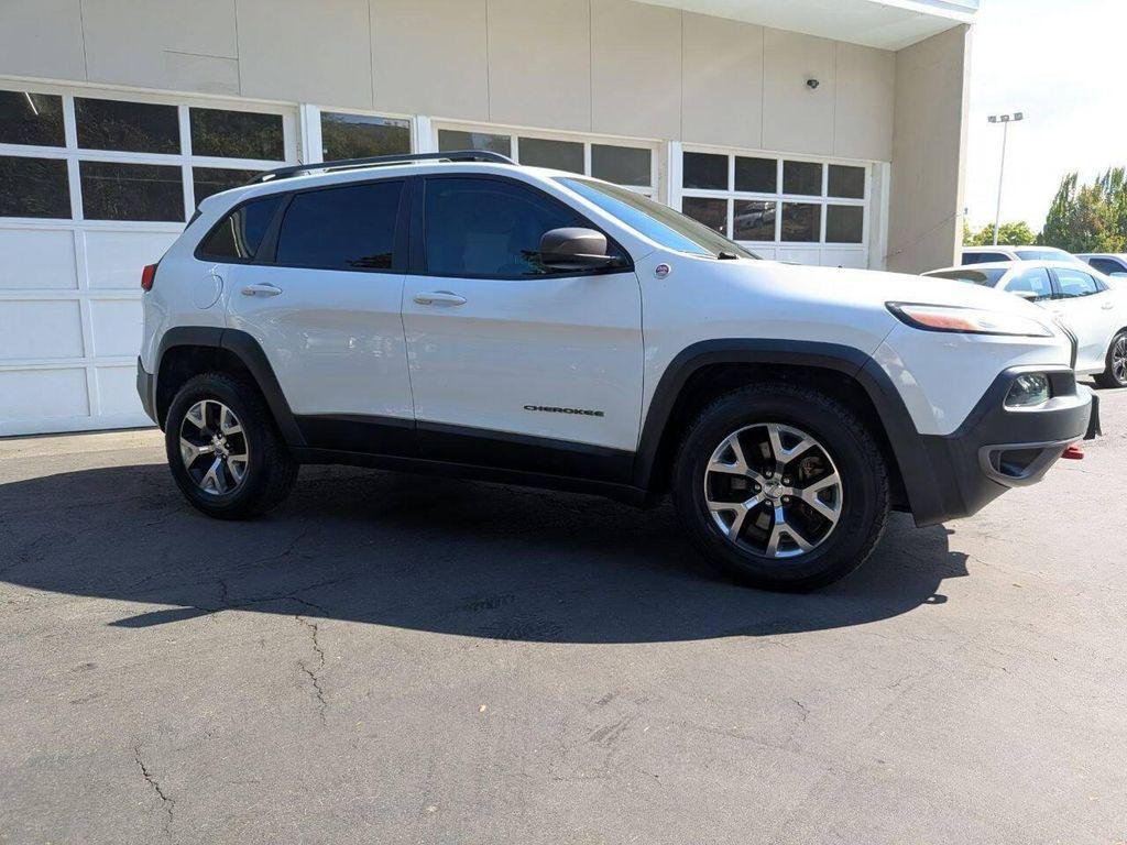 used 2015 Jeep Cherokee car, priced at $10,500