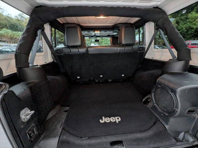 used 2013 Jeep Wrangler Unlimited car, priced at $14,400