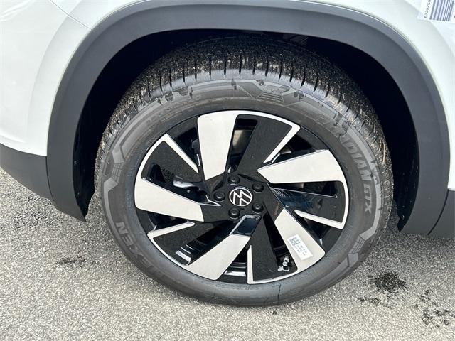 new 2026 Volkswagen Atlas Cross Sport car, priced at $51,317