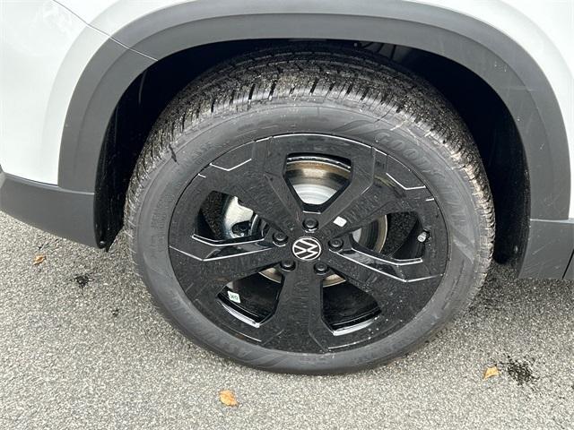 new 2025 Volkswagen Taos car, priced at $34,546