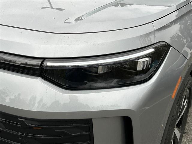 new 2025 Volkswagen Tiguan car, priced at $36,671