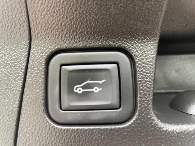 used 2023 GMC Acadia car, priced at $24,299
