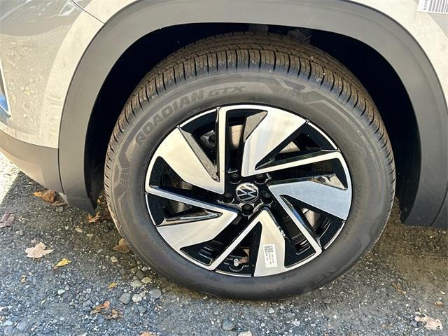 new 2026 Volkswagen Atlas car, priced at $49,336