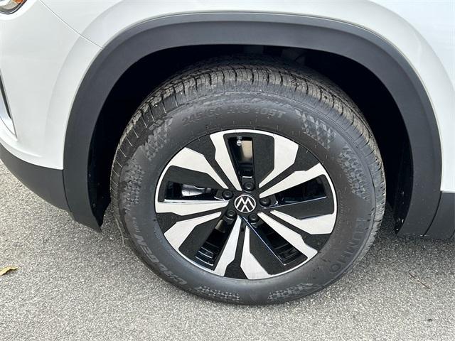 new 2026 Volkswagen Atlas car, priced at $43,916