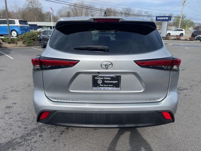 used 2022 Toyota Highlander car, priced at $29,799