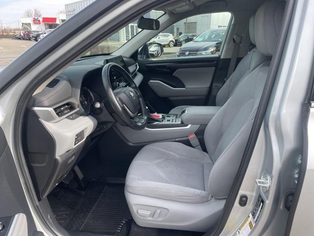 used 2022 Toyota Highlander car, priced at $29,799