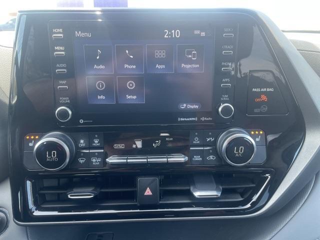 used 2022 Toyota Highlander car, priced at $36,359