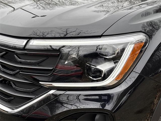 new 2026 Volkswagen Atlas Cross Sport car, priced at $48,977