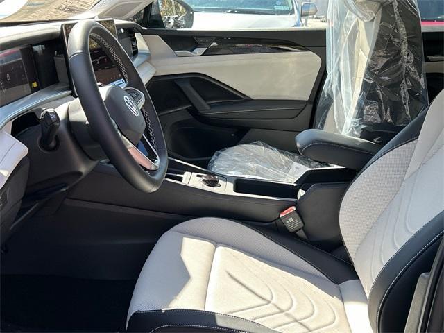 new 2025 Volkswagen Tiguan car, priced at $37,946