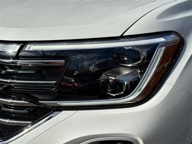 new 2026 Volkswagen Atlas car, priced at $53,078